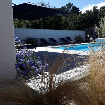 Les De Gascogne Bed & Breakfast *